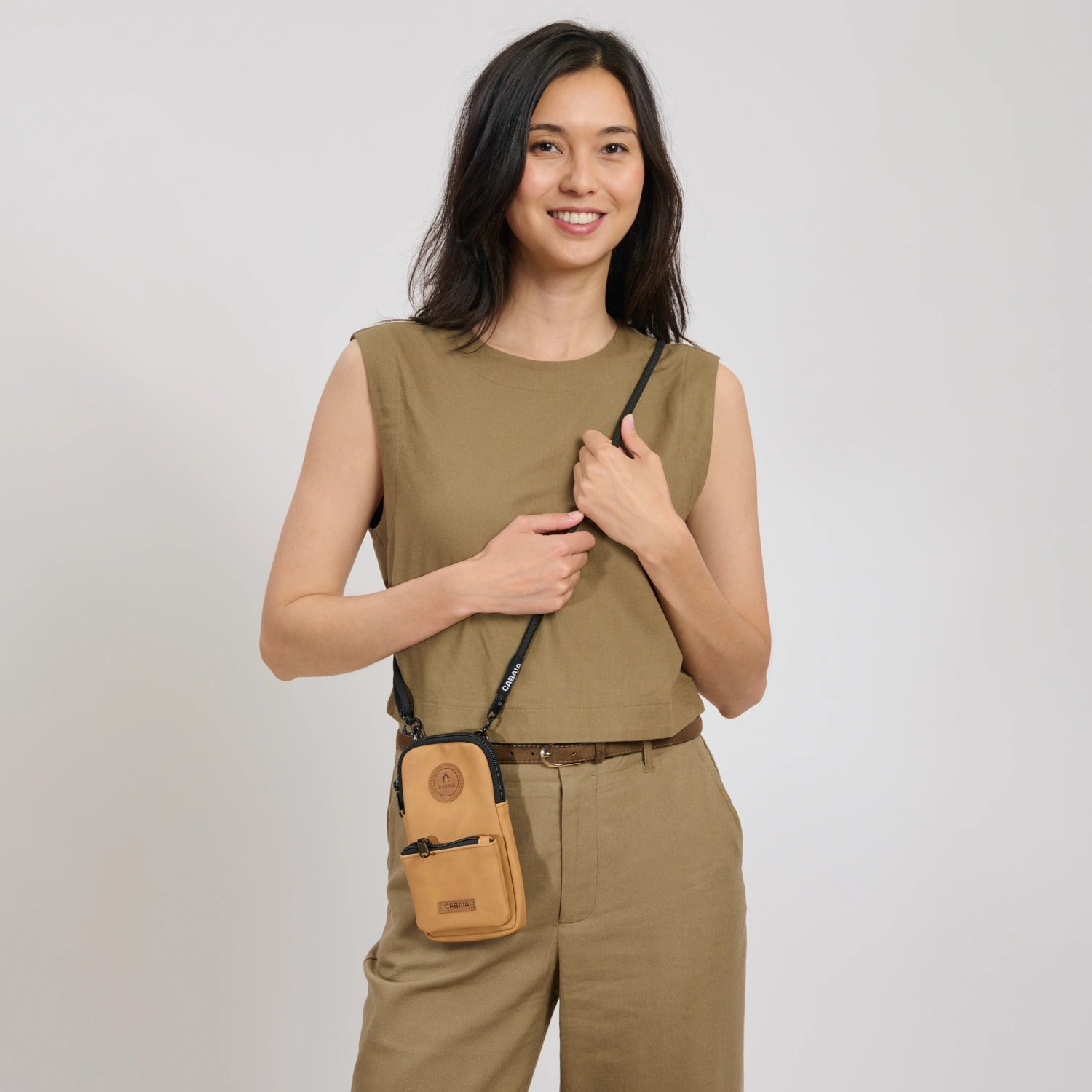 TDM_W26_PHONE_BAG_MOSCOW_3667022030544_02_1
